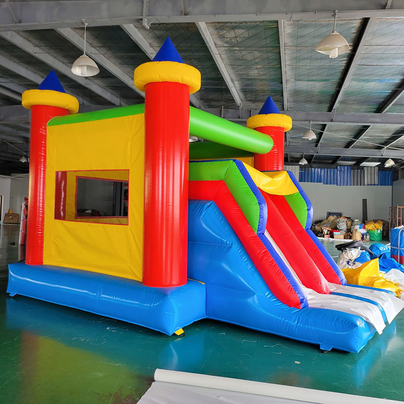 Casa di rimbalzo con scivolo C - Kids Outdoor House With Slide recensione e prezzo