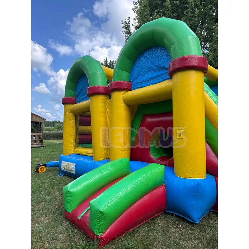 Percorso a Ostacoli Gonfiabile - Kids Outdoor House With Slide recensione e prezzo