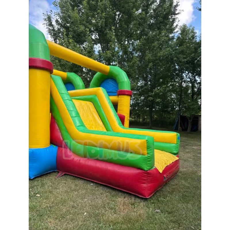 Percorso a Ostacoli Gonfiabile - Kids Outdoor House With Slide recensione e prezzo